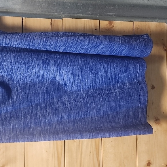 Lululemon Tough it put Tank size 4 - Picture 2 of 9